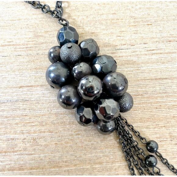 Long black chain beaded cluster necklace - Picture 5 of 12